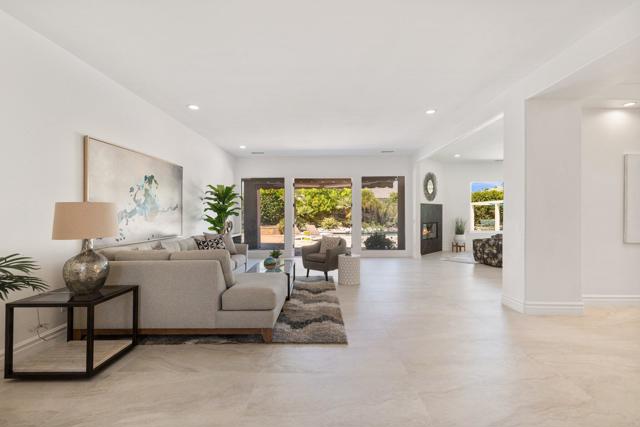 7 King Edward Court, Rancho Mirage CA: https://media.crmls.org/mediaz/4d6b3304-ddef-48eb-b2a6-0caff8d2abc5.jpg