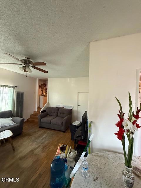 3317 Stanford Avenue, Los Angeles CA: https://media.crmls.org/mediaz/4d6b7363-a57e-4d7f-a5be-24b8b27adabb.jpg