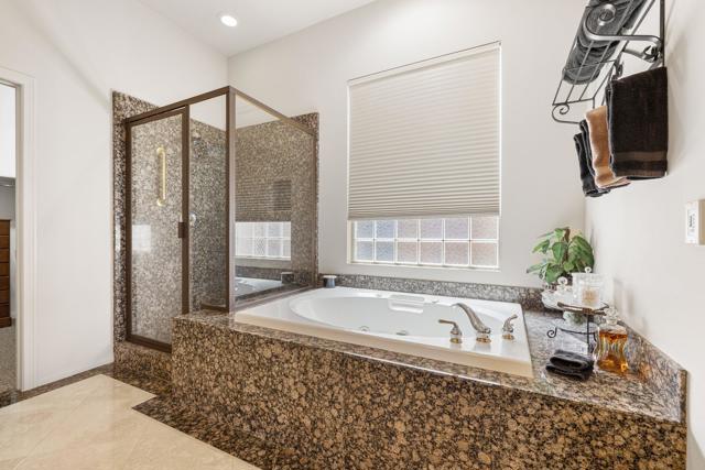 44085 Royal Troon Drive, Indio CA: https://media.crmls.org/mediaz/4d6be932-caa9-4fe0-858a-8316d736e497.jpg