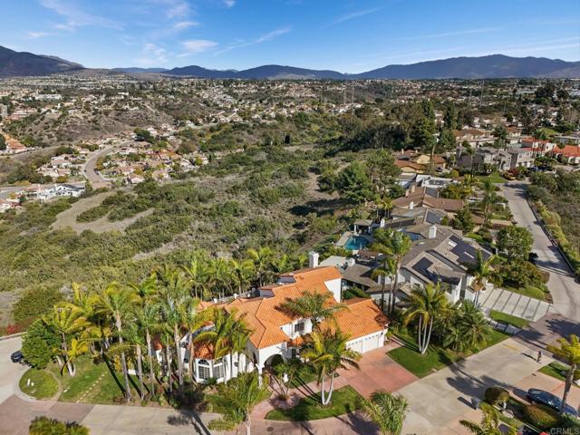 1367 Corona, Bonita CA: https://media.crmls.org/mediaz/4d6bea01-604d-4bdc-b159-b1ce8f1ceabc.jpg
