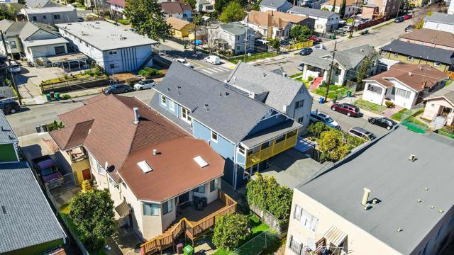 1206 E 23rd St, Oakland CA: https://media.crmls.org/mediaz/4d6c37b9-bdcd-4bd0-967c-32b793c7f694.jpg
