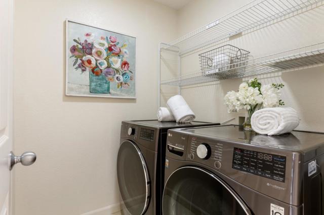 121 Pacchetti Way, Mountain View CA: https://media.crmls.org/mediaz/4d6c731b-aa5d-47ea-ab10-f3cdf6ee7a8c.jpg