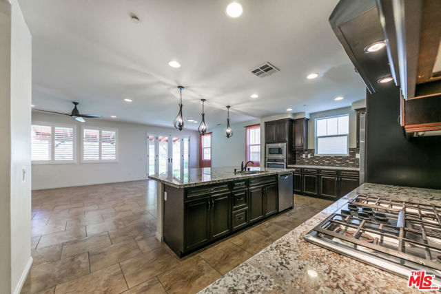 22379 Driftwood Court, Santa Clarita CA: https://media.crmls.org/mediaz/4d6e03c0-503d-4401-8437-954493c98545.jpg