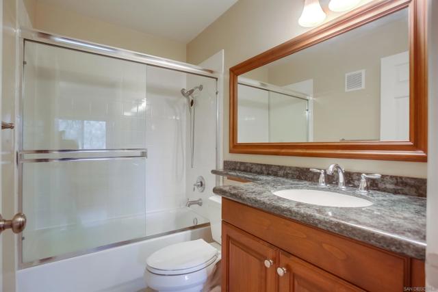 3513 Caminito Sierra, Carlsbad CA: https://media.crmls.org/mediaz/4d6e058b-bc30-4145-adbb-3b9f997fa5dd.jpg