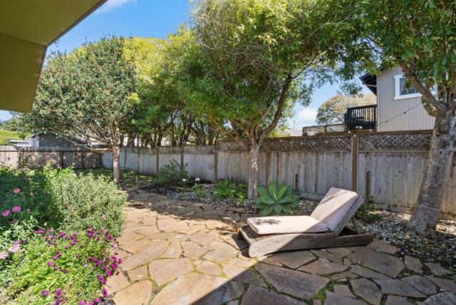 414 Vermont Avenue, Moss Beach CA: https://media.crmls.org/mediaz/4d6ec306-7902-405a-b770-7c85d667b20e.jpg