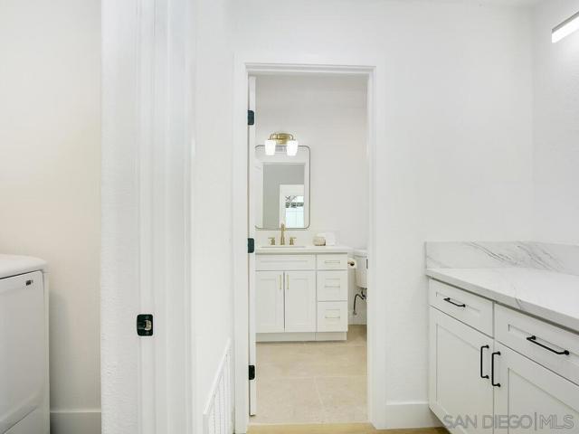4951 DELOS WAY, Oceanside CA: https://media.crmls.org/mediaz/4d6f7560-af64-44df-b4e5-49b5f2c0a988.jpg