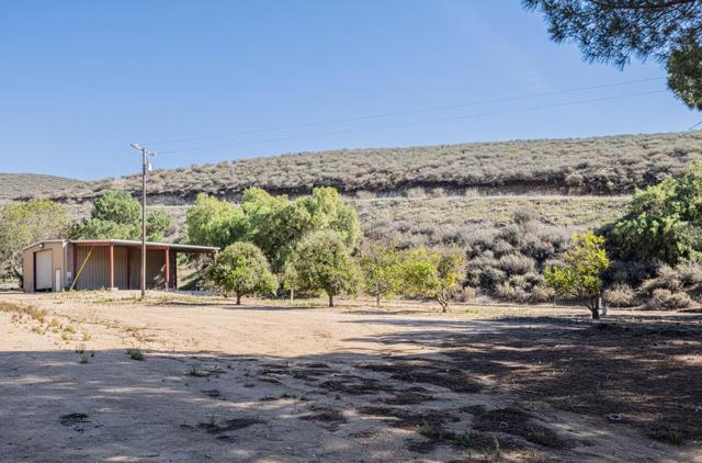 33900 Fabry Road, Soledad CA: https://media.crmls.org/mediaz/4d6fc50a-0af8-4199-9e49-80d8bee04098.jpg