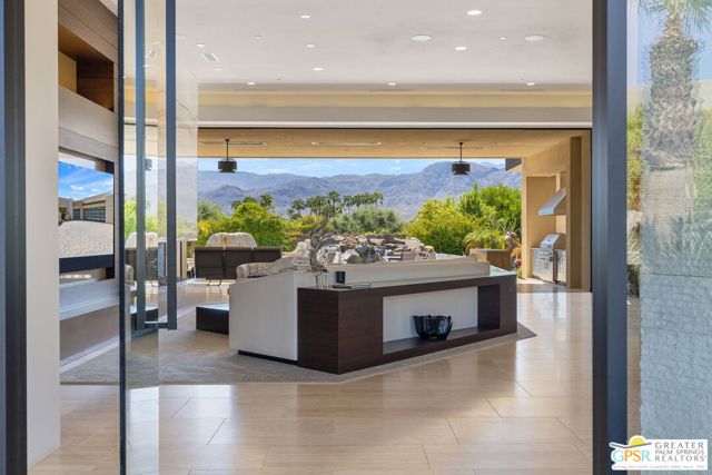 1 Sterling Ridge Drive, Rancho Mirage CA: https://media.crmls.org/mediaz/4d6fcdef-33c1-452b-8cc5-3d851fa1ba83.jpg