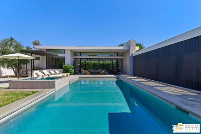 8 Desert Lark Circle, Rancho Mirage, CA 92270