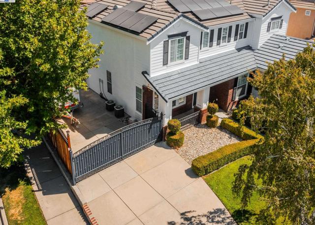 261 Kelley Mist Ct, Tracy CA: https://media.crmls.org/mediaz/4d6ff280-5128-4ad5-b02f-686290f7acdb.jpg