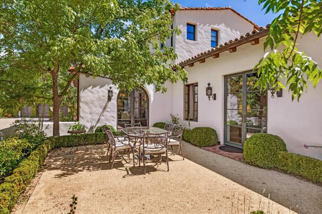 180 Farm Road, Woodside CA: https://media.crmls.org/mediaz/4d704b92-9546-4304-af33-2f8b1080fa48.jpg