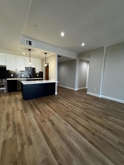 200 Sheridan Avenue, Palo Alto CA: https://media.crmls.org/mediaz/4d707fe0-04e9-4024-9b02-a34db98a30a6.jpg