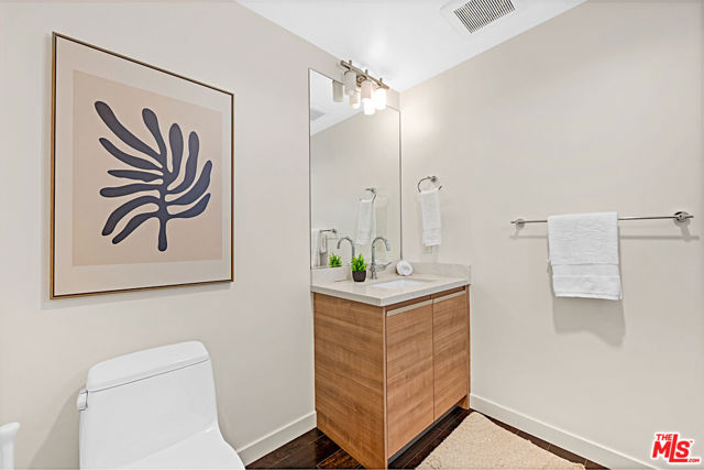 3119 Via Dolce, Marina del Rey CA: https://media.crmls.org/mediaz/4d721997-5918-4f10-81e6-eccbb60d23d9.jpg