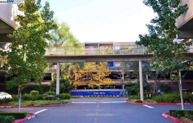 420 N Civic Dr., Walnut Creek CA: https://media.crmls.org/mediaz/4d72c861-7185-4211-9f62-018186ecc060.jpg