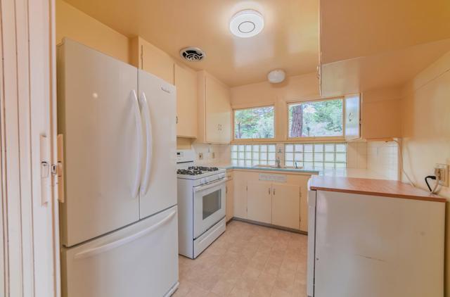 25145 N Carmel Hills Drive, Carmel CA: https://media.crmls.org/mediaz/4d7344db-a77b-4087-ba0e-6e837878ab87.jpg