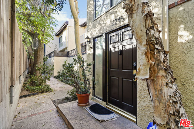 5245 Coldwater Canyon Avenue, Sherman Oaks CA: https://media.crmls.org/mediaz/4d744fd0-6ae8-40f4-aee4-728cdb0373c4.jpg