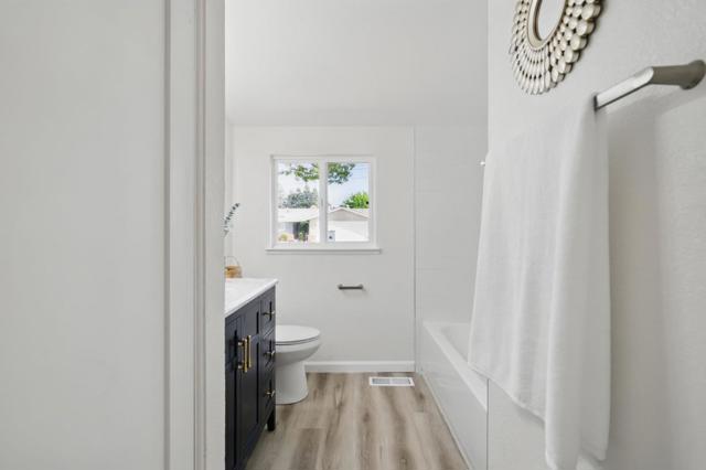 1693 Greentree Drive, Concord CA: https://media.crmls.org/mediaz/4d7462db-0ab8-4799-9141-9f5dcb20d831.jpg