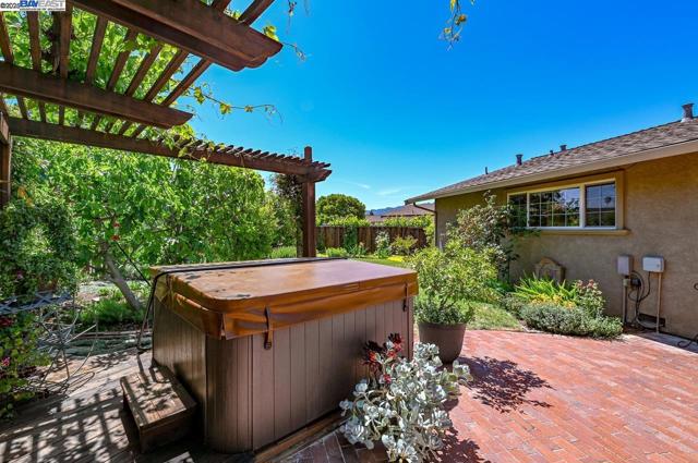 6701 Taffy Ct, Pleasanton CA: https://media.crmls.org/mediaz/4d74982c-e715-4d2e-9674-1e824de68e9c.jpg