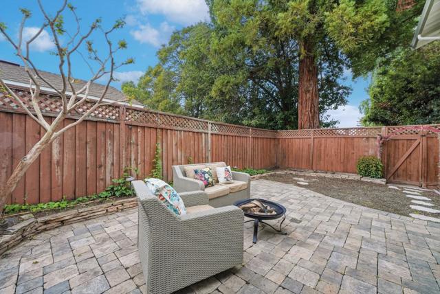 38 Devonshire Avenue, Mountain View CA: https://media.crmls.org/mediaz/4d74ef1b-baeb-4490-af43-235b9c51e394.jpg
