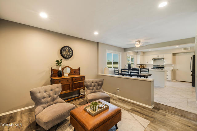 4471 Skyglen Court, Moorpark CA: https://media.crmls.org/mediaz/4d751279-0ef7-4e6c-a069-4d224114432c.jpg