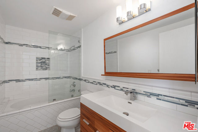 11942 Whitewater Lane, Malibu CA: https://media.crmls.org/mediaz/4d759dd4-4ef0-4b17-b10b-6a573a6e64d8.jpg