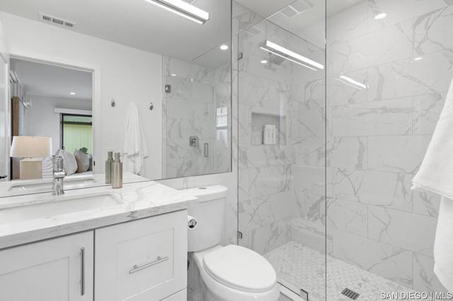 1170 Chinquapin AVE, Carlsbad CA: https://media.crmls.org/mediaz/4d75cd2f-368e-45c5-a81f-d6a268ba7ce1.jpg