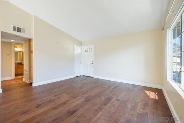 3565 Grove St, Lemon Grove CA: https://media.crmls.org/mediaz/4d75f68e-818c-42d4-ad8b-3b5833217369.jpg