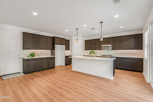 Detail Gallery Image 8 of 24 For 1224 Redbud St, Santa Paula,  CA 93060 - 4 Beds | 3 Baths