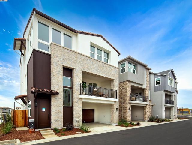 102 Compass Drive, Napa CA: https://media.crmls.org/mediaz/4d760d01-74d4-4afe-8efc-615ebf91b0a8.jpg