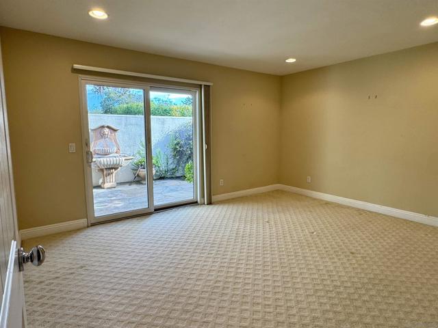 16902 Via de Santa Fe, Rancho Santa Fe CA: https://media.crmls.org/mediaz/4d771a80-b937-43ce-8e3f-1e9da6aa5fd2.jpg