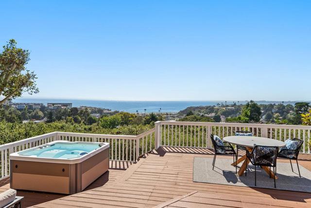 220 Shoreview Drive, Aptos CA: https://media.crmls.org/mediaz/4d772663-247d-47ba-92bb-6c34e03f6391.jpg