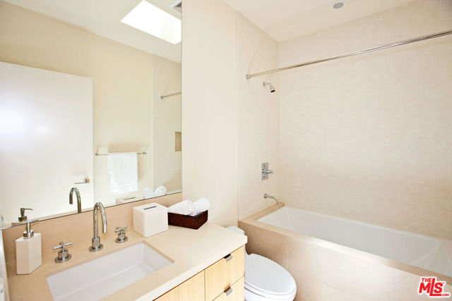 6228 Sycamore Meadows Drive, Malibu CA: https://media.crmls.org/mediaz/4d779f85-5b40-4c73-ae75-bc97236f0d88.jpg