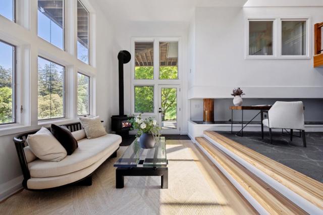 33 Bear Glen Drive, Woodside CA: https://media.crmls.org/mediaz/4d77a97d-94c1-4754-b00b-341e1acc8106.jpg