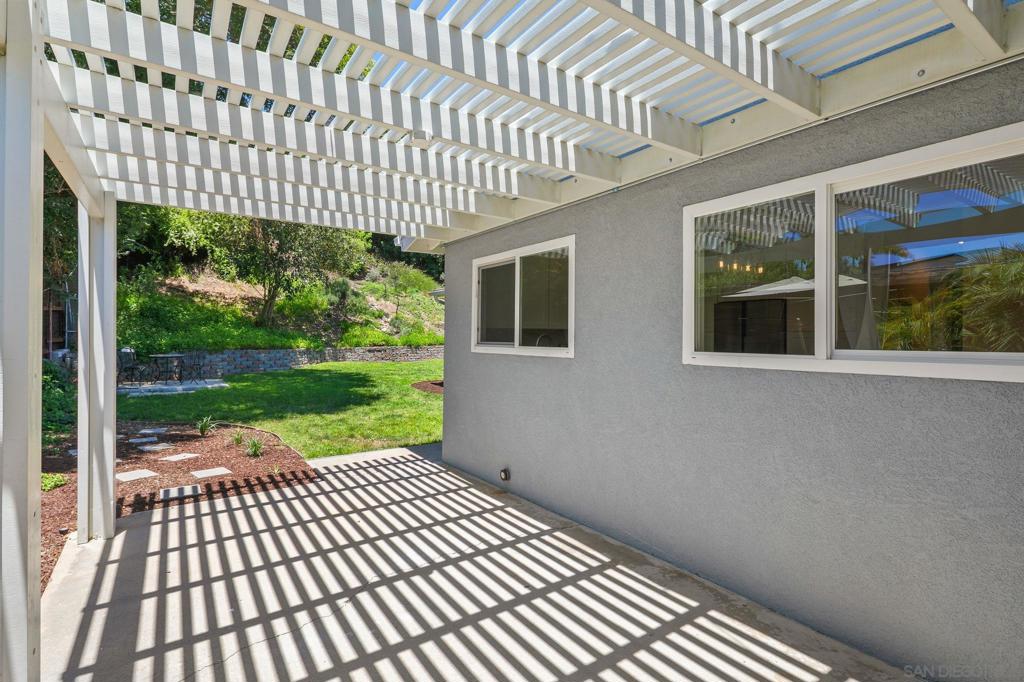 5164 Chateau Dr - photo 16