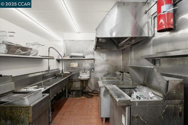 4955 Appian Way, El Sobrante CA: https://media.crmls.org/mediaz/4d791b13-8037-4388-9b3c-ca9327495288.jpg
