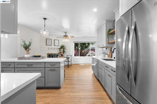 Image 12 of 46 For 831 Casanova Dr