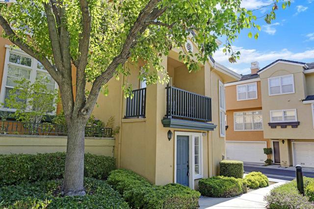 3463 Ellery Cmn, Fremont CA: https://media.crmls.org/mediaz/4d7a7edb-3781-4547-a66c-45c972ed7485.jpg