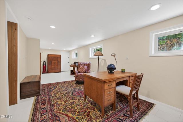 332 Carol Drive, Ventura CA: https://media.crmls.org/mediaz/4d7af84d-d27c-468c-b070-e990d2b4c2a5.jpg