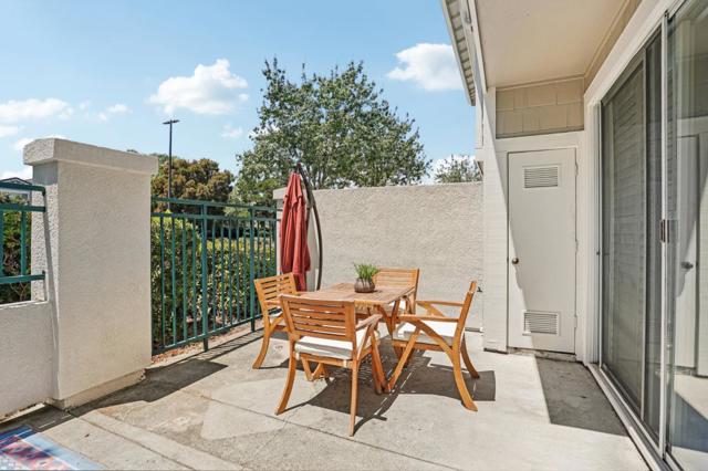 595 Shoal Circle,  CA: https://media.crmls.org/mediaz/4d7b62a8-f606-48b6-84ef-a9add514ab3f.jpg