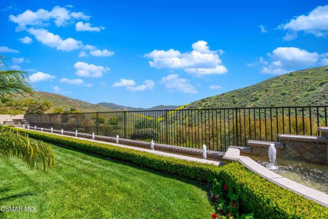 3194 Sunset Hills Boulevard, Thousand Oaks CA: https://media.crmls.org/mediaz/4d7b73fb-18fb-4dee-a014-be0f846c6fc7.jpg