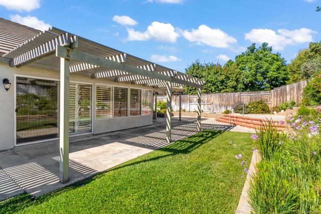 7214 Manzanita, Carlsbad CA: https://media.crmls.org/mediaz/4d7b868c-7a57-4d56-8b63-a0434e791a9c.jpg