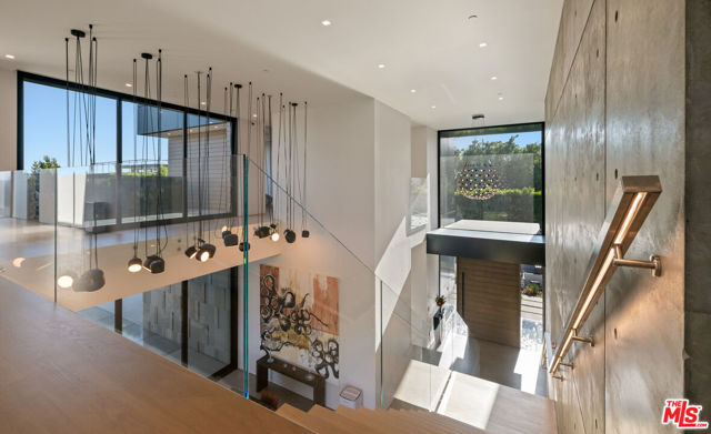 1140 Summit Drive, Beverly Hills CA: https://media.crmls.org/mediaz/4d7b94eb-5af8-4879-9443-53b2aad6b872.jpg