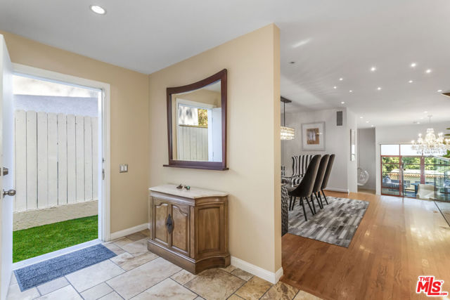 8783 Lookout Mountain Avenue, Los Angeles CA: https://media.crmls.org/mediaz/4d7c0c12-9ba1-40ea-9fe6-7418ae45220d.jpg