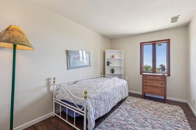 16420 Soda Springs Road, Los Gatos CA: https://media.crmls.org/mediaz/4d7c6fbf-e81e-41a3-a02e-7ce0fb4c52f2.jpg