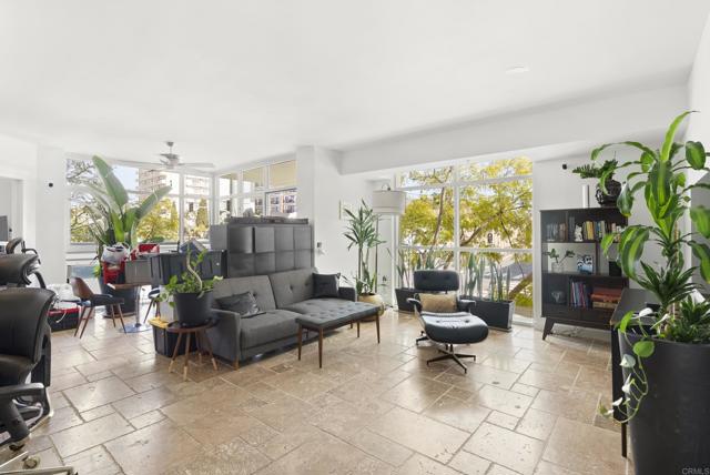 3812 Park Boulevard, San Diego CA: https://media.crmls.org/mediaz/4d7cf006-cf86-4678-aecc-0ca96e6ad114.jpg