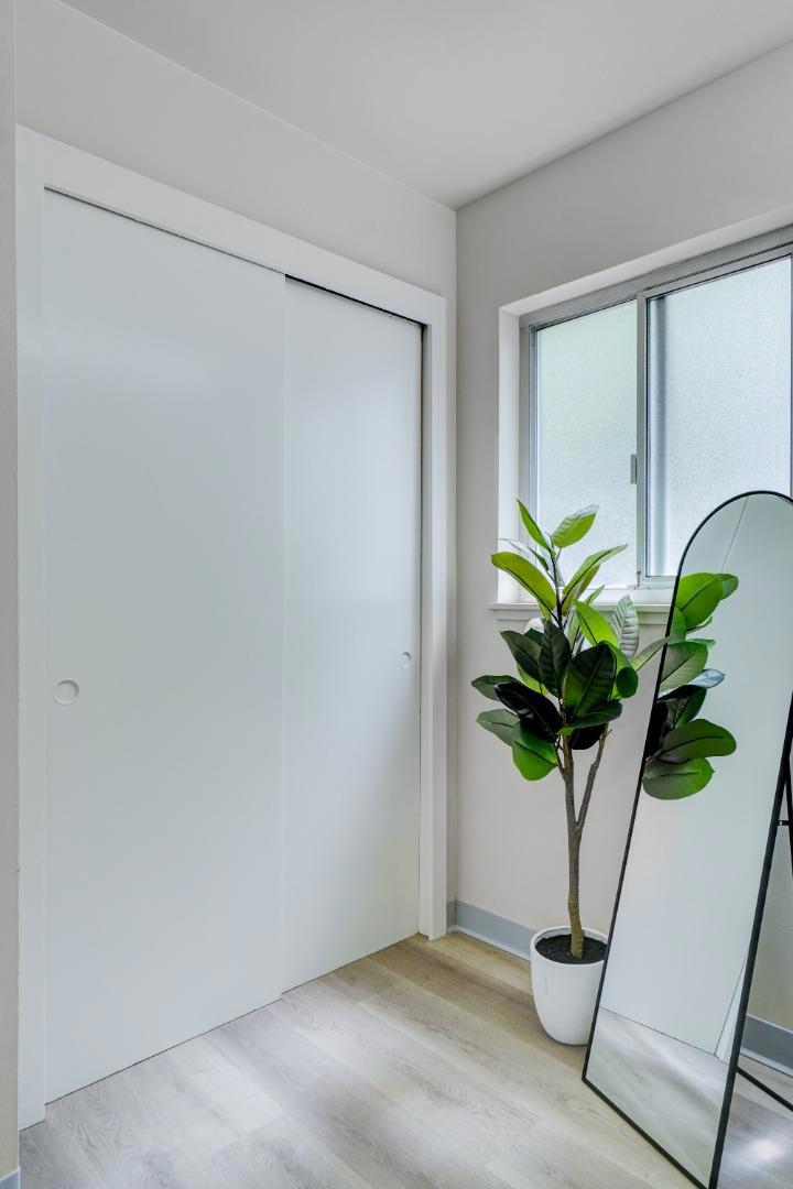 https://media.crmls.org/mediaz/4d7cffc8-1afb-4d37-815a-25b8d596064d.jpg?preset=X-Large