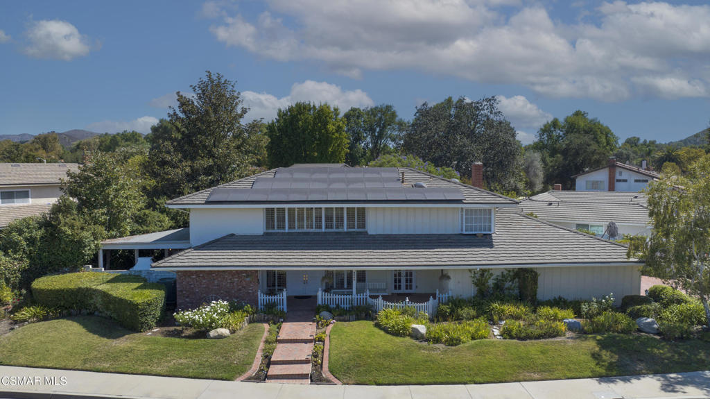3948 Royal Glen Court — architectural residence