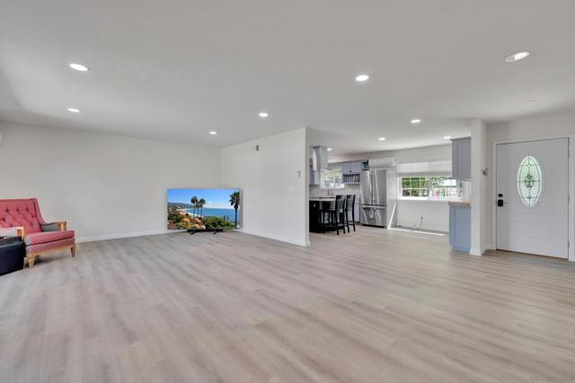 13918 Putney Rd, Poway CA: https://media.crmls.org/mediaz/4d7d2879-87ac-4f2c-9e3e-8e954ba067e5.jpg