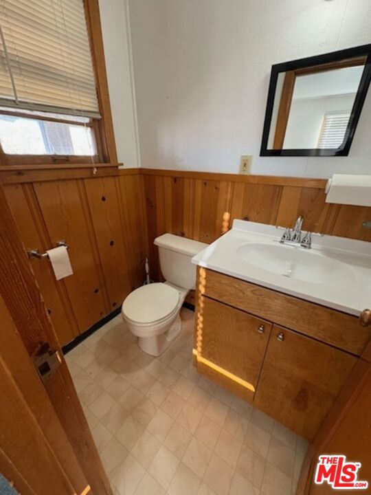 26 Hfu Circle,  CA: https://media.crmls.org/mediaz/4d7d2a09-025a-4111-b40f-7b09e1bdbfd5.jpg