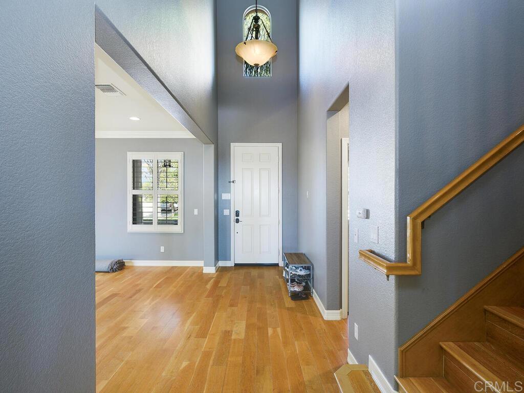 https://media.crmls.org/mediaz/4d7d4a9d-5ac9-476d-a091-9bf8832bf63b.jpg?preset=X-Large